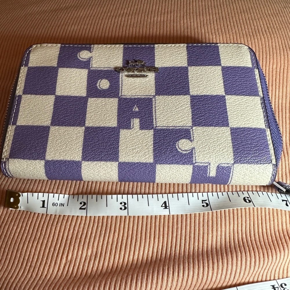 Medium Id Zip Wallet With Checkerboard Print - Picture 3 of 15